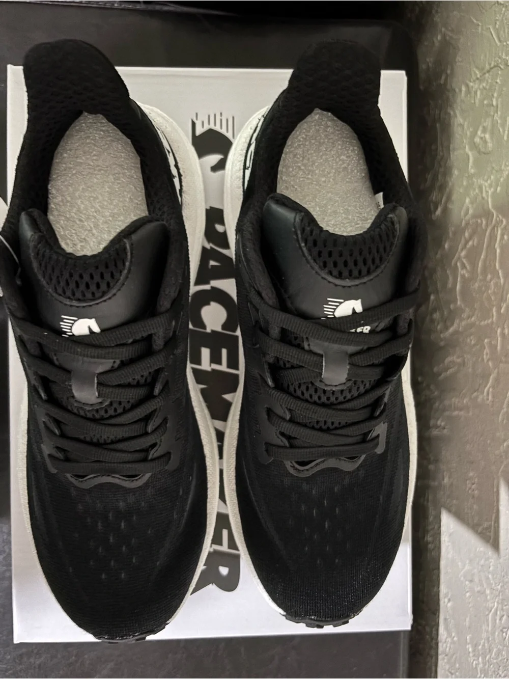 👟Pacemaker Women’s Lace up Black and White Sneakers Size 8 - BRAND NEW 🆕